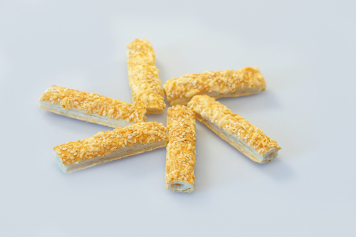 Solomka with cheese and sesame